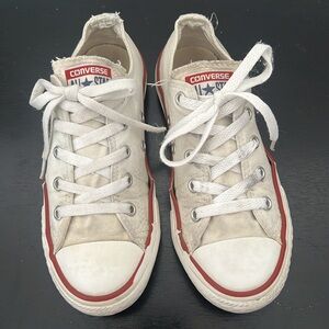 Converse white distressed size 2